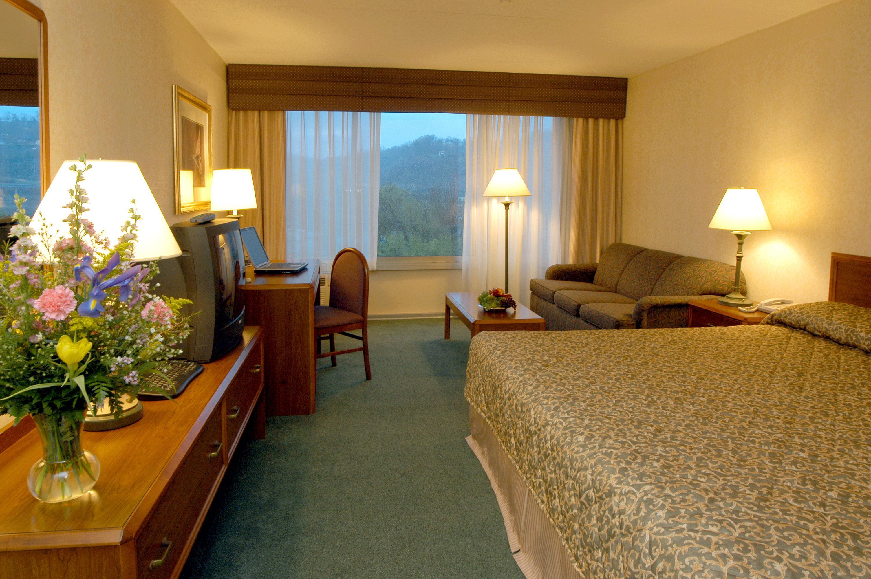 Holiday Inn Express Charleston-Civic Center By Ihg Exterior foto